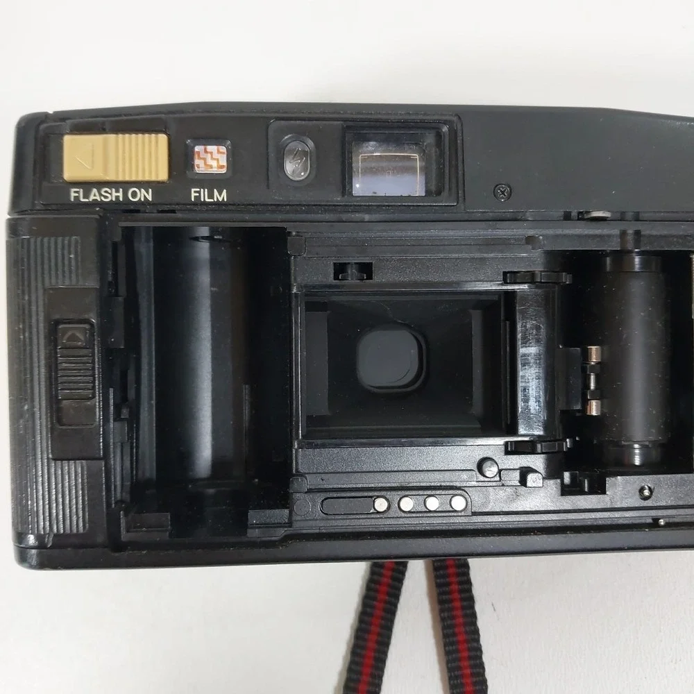 Minolta Talker Auto Focus Camera‎ 35mm f2.8 Lens
